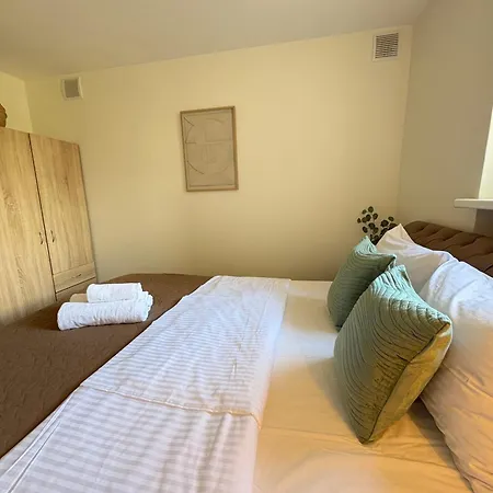 Luka 3* פלאנגה